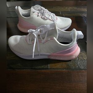 Adidas 8.5 NWT Athletic Shoes. White, Light Pink, Light Purple.